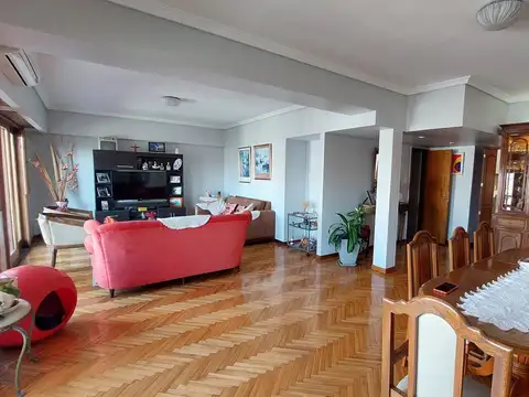 Departamento en Venta de 4 dormitorios