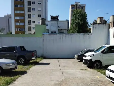 Cochera en  60 e/5 y 6