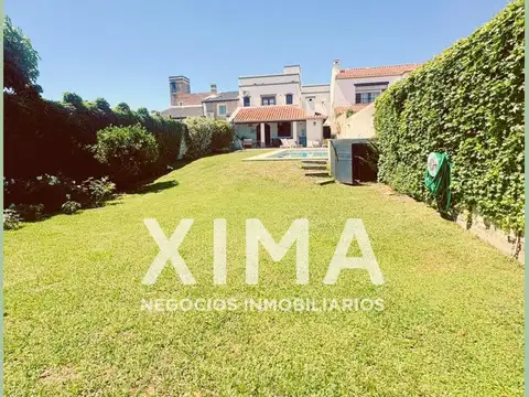 Casa en Venta con 2 cocheras