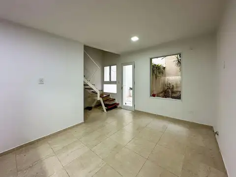 Oficina 2 ambientes con 1 baño