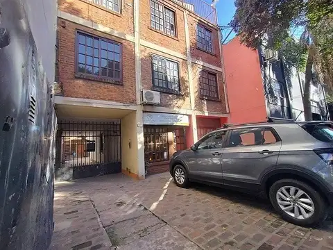 Alquiler  de departamento 3 ambientes con pato privado, Moron .-