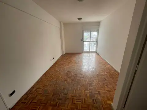 DEPTO 3 AMB, IRRADIA LUZ NATURAL, A UNA CUADRA AV. SAN MARTIN