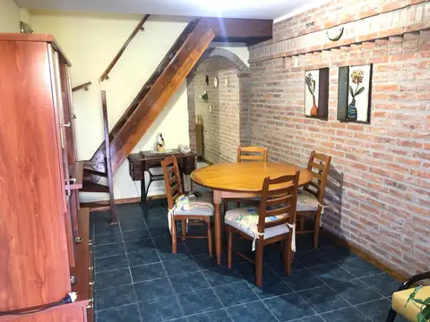 Casa en Alquiler con 1 cochera