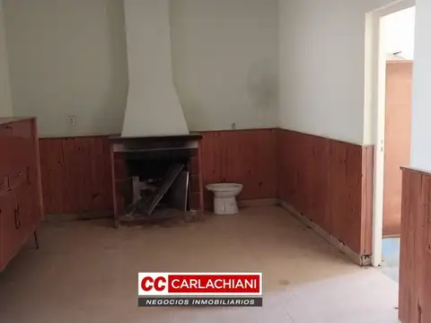 Casa 6 ambientes con 1 baño