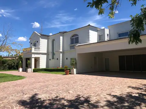 ALQUILER - Casa 5 dormitorios - Buenos Aires Golf - Bella Vista