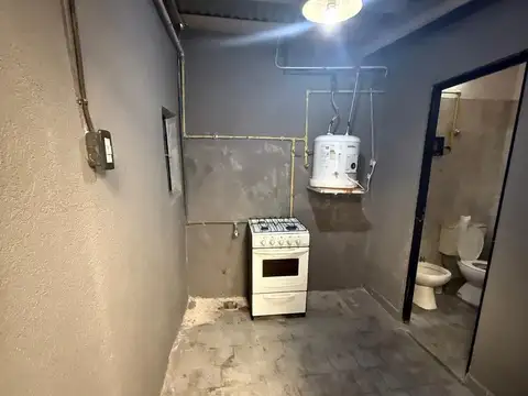 Depósito en alquiler de 338m2 ubicado en Lanús Este