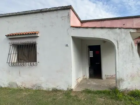 CASA EN VENTA 1 DORMITORIO A REFACCIONAR-ANDINO