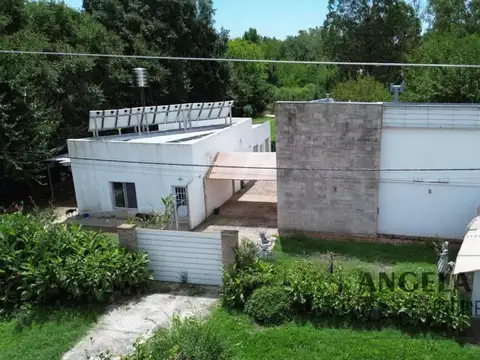 Casa 2 ambientes con 5 baños