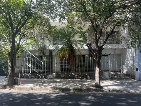 CASA EN VENTA  - IDEAL OFICINAS - A  UNA CUADRA BV SAN JUAN