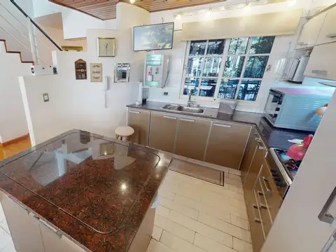 Depto Tipo Casa en Venta con 2 cocheras