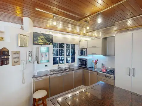 Depto Tipo Casa 4 ambientes con 3 baños