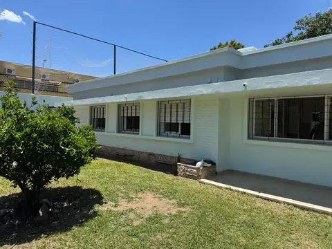 Casa en alquiler - 1 planta - 4 Dormitorios- uso familiar o comercial