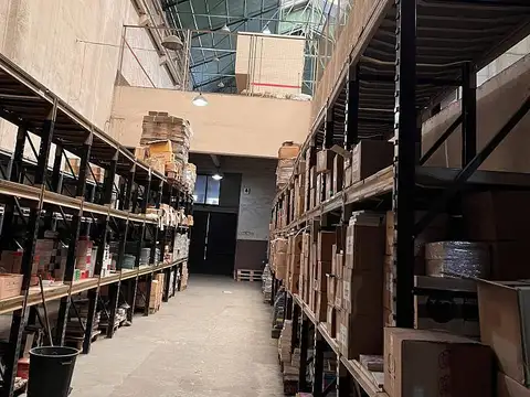 Galpon en Venta 53  mts Fondo