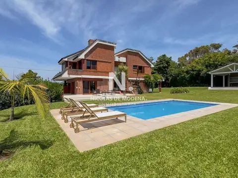 Casa en Venta de 5 dormitorios