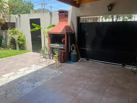 Depto Tipo Casa en Venta en Remedios De Escalada, USD 170.000