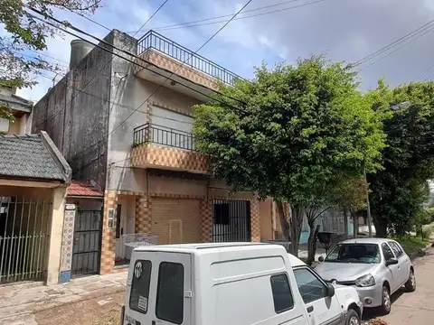 Casa Multifamiliar en Ventas en José León Suarez