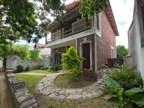 Casa en Venta en Castelar, USD 180.000