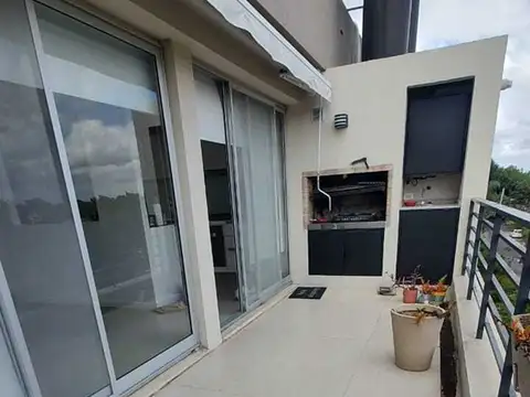 Departamento en Alquiler con 1 cocheras