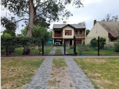 Chalet 4 ambientes La Florida