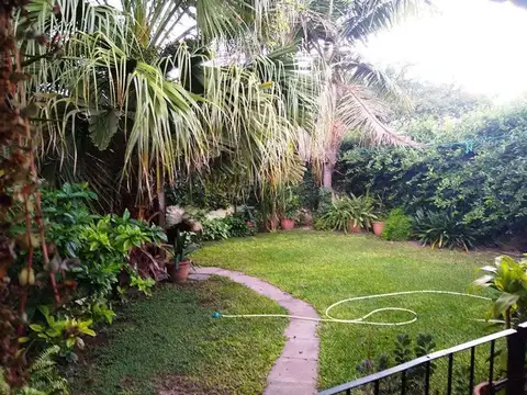 PH 3amb.*Tipo Casa* ContraFrente PB Quincho Fondo libre remodelado MB *Venta-Permuta*