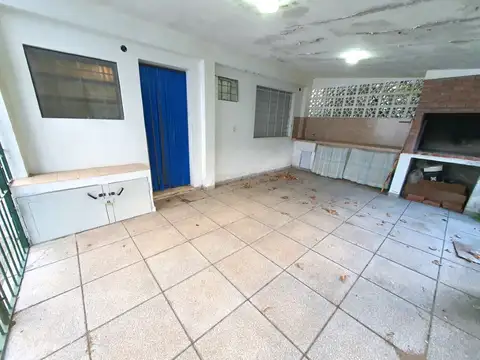 Depto Tipo Casa en Venta 50 años