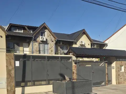 Depto Tipo Casa 2 ambientes con 1 baño