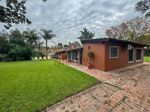 Casa 6 ambientes con 2 baños