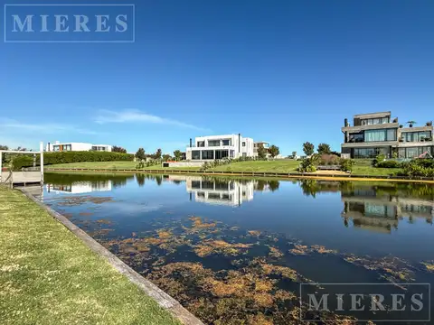 Terreno en Venta de 907,0 m2