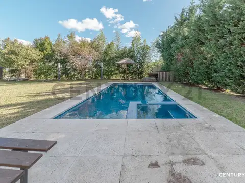 Casa 5 ambientes con 3 baños