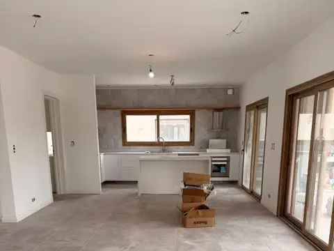 Casa 5 ambientes con 5 baños