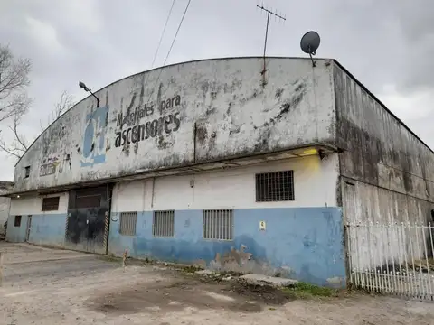 Galpon en Venta 75  mts Fondo