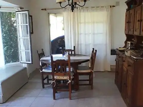 Casa en Venta con 4 cocheras