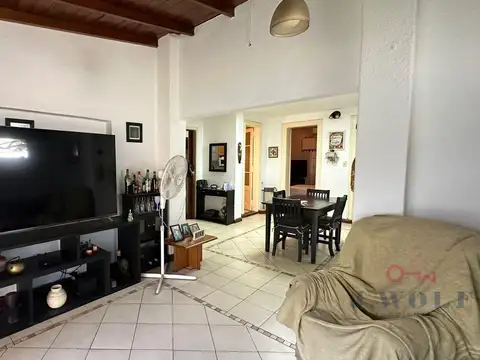 Casa 3 ambientes con 2 baños