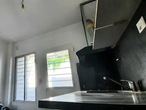 Depto Tipo Casa 3 ambientes con 2 baños
