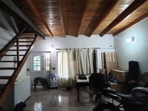 Casa 3 ambientes con 2 baños