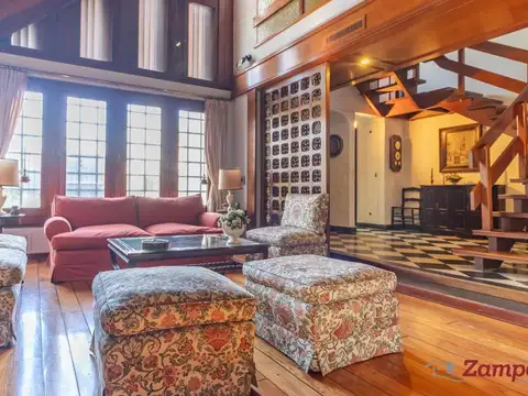 Casa en Venta con 2 cocheras