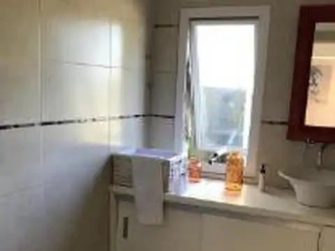 Casa en venta - 3 Dormitorios 2 Baños - Mendiolaza