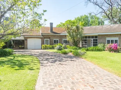 VENTA CASA 4 DORMITORIOS EN FISHERTON