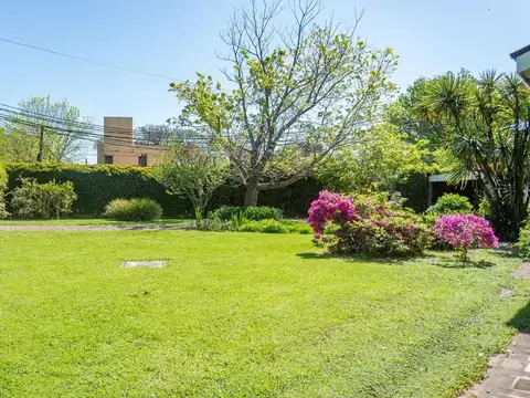 VENTA CASA 4 DORMITORIOS EN FISHERTON