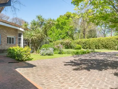 Casa 6 ambientes con 3 baños