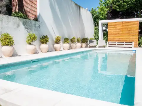 Casa 5 ambientes con 4 baños