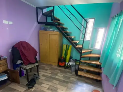 Depto Tipo Casa 4 ambientes con 2 baños