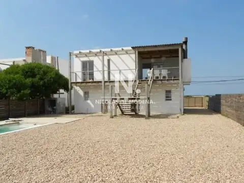 Casa 4 ambientes con 3 baños