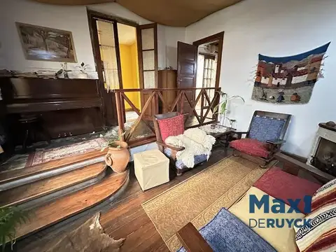 Casa en Venta con 2 cocheras