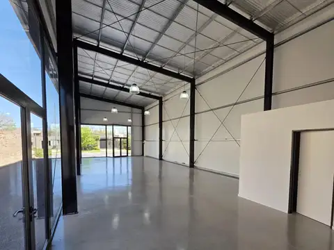 Local a metros de Don Mateo