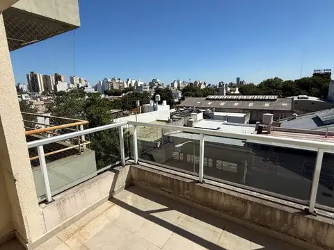 ALQUILER 2 AMBIENTES MONTE CASTRO  CON COCHERA