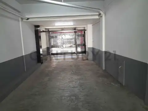 SE VENDE COCHERA EN FLORES