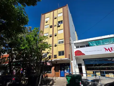 MONOAMBIENTE MUY BIEN UBICADO, APTO PROFESIONAL