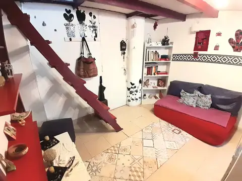 Departamento monoambiente c/ entrepiso, semipiso PB - Zona Congreso-