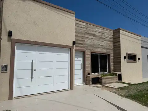 Casa - Venta - Argentina, Lobos - Berro 300